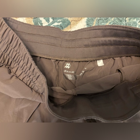 All In Motion - Shorts - Picture 2 of 3